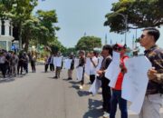 Puluhan Wartawan Geruduk Kejari Tuban, Tuntut Keterbukaan Informasi dan Perlindungan Jurnalis