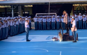 Kapolresta Sumenep Pimpin Upacara Serentak di Sekolah, Pelajar Diingatkan Jauhi Judi Online dan Tawuran